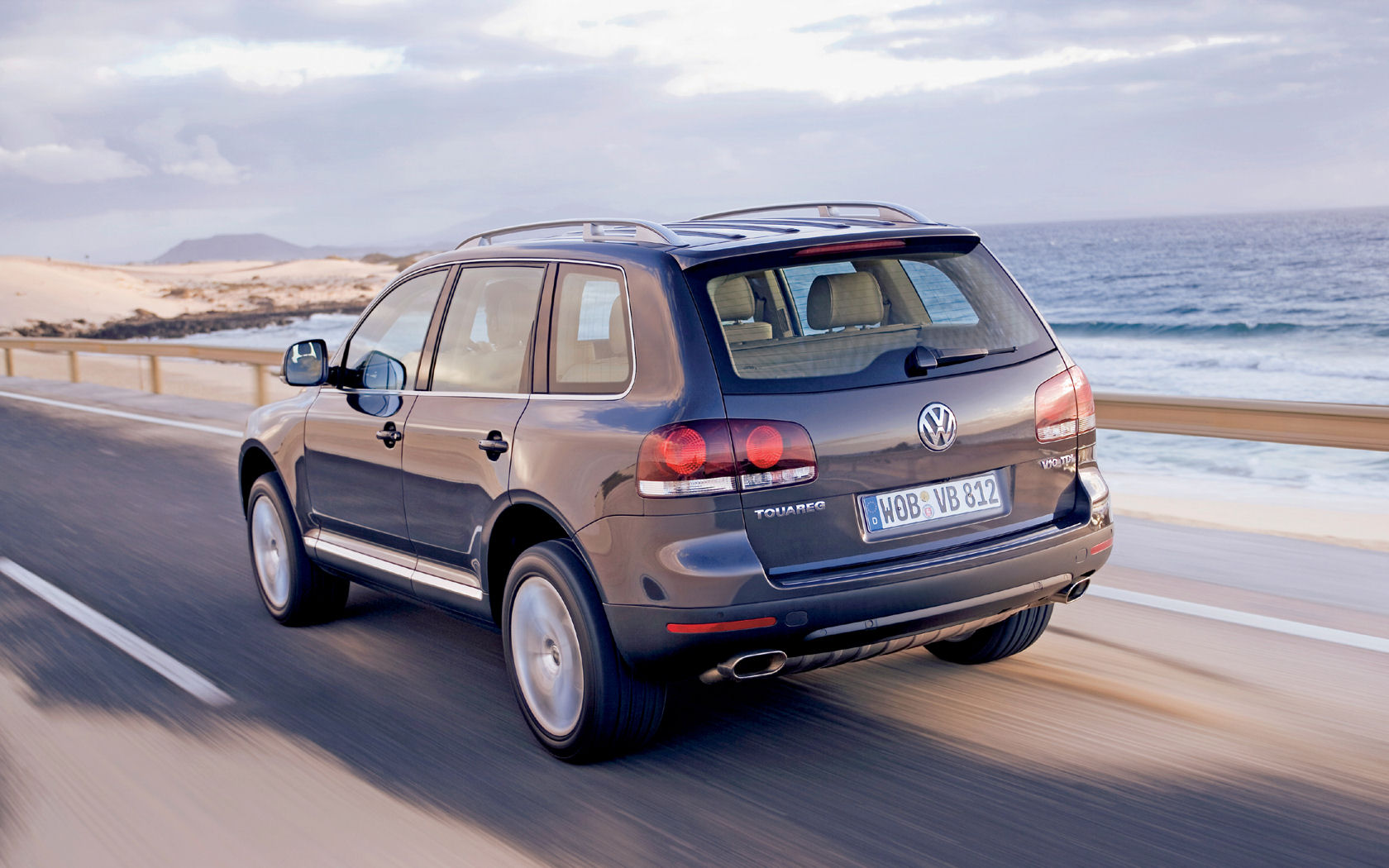 Volkswagen Touareg Desktop Wallpaper